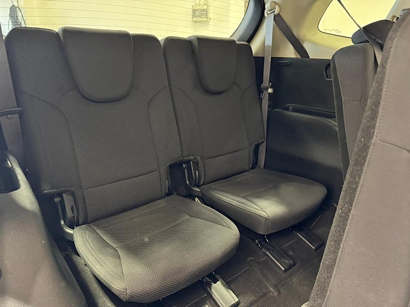 Kia Carens 13 of 19