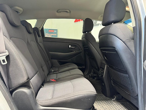 Kia Carens 9 of 19