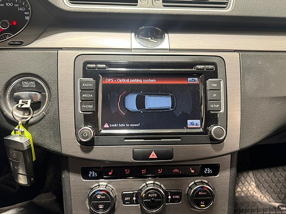 Volkswagen Passat 19 of 19