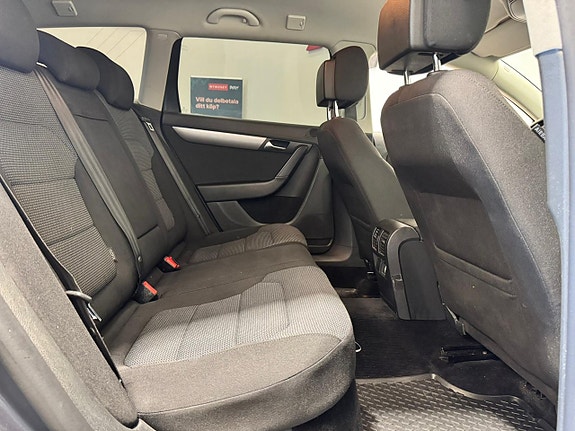 Volkswagen Passat 9 of 19