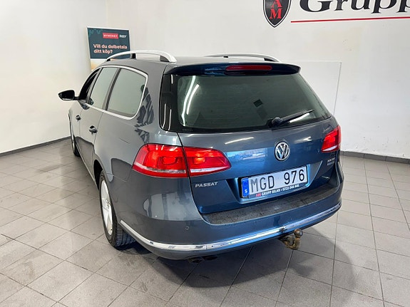 Volkswagen Passat 13 of 19