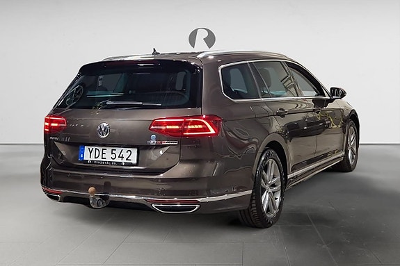 Volkswagen Passat 7 of 17
