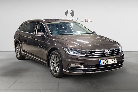 Volkswagen Passat 9 of 17