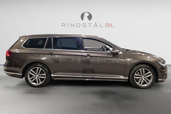 Volkswagen Passat 8 of 17