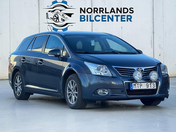 Toyota Avensis 2 of 5