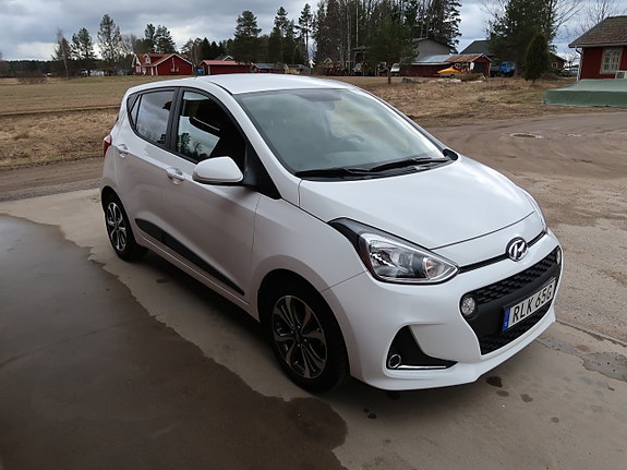 Hyundai i10 3 of 5