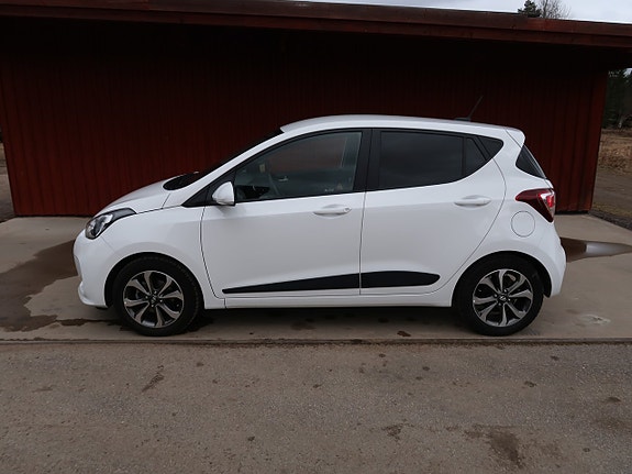 Hyundai i10 8 of 14