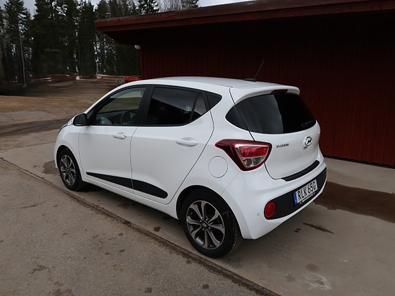 Hyundai i10 7 of 14