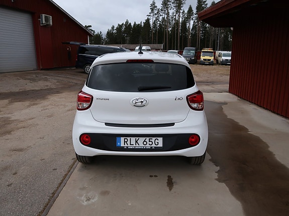 Hyundai i10 6 of 14