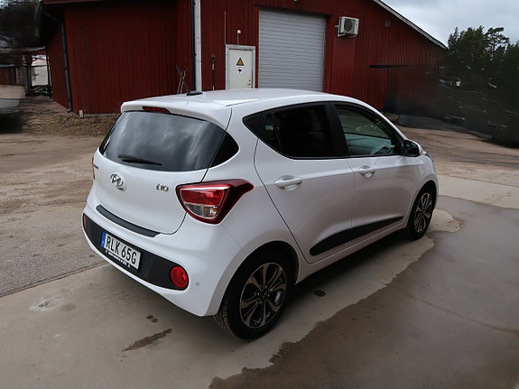 Hyundai i10 4 of 5