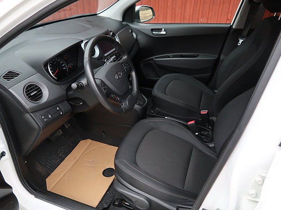 Hyundai i10 9 of 14