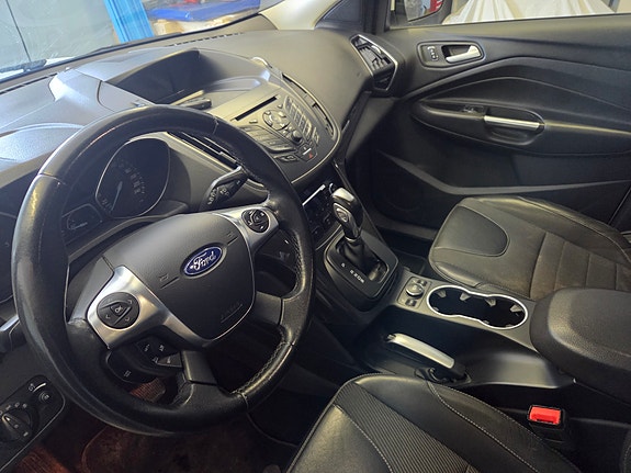Ford Kuga 4 of 6