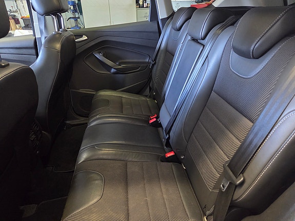Ford Kuga 5 of 6