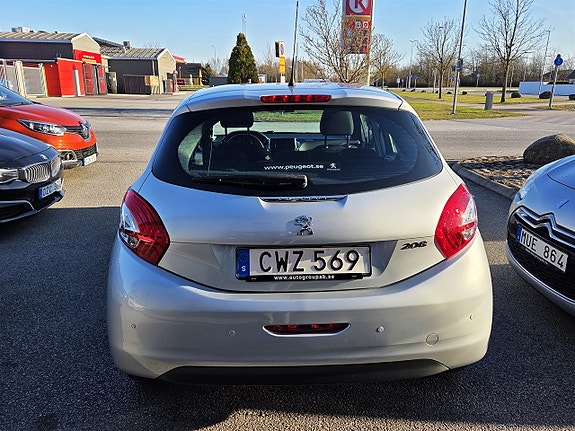 Peugeot 208 6 of 15