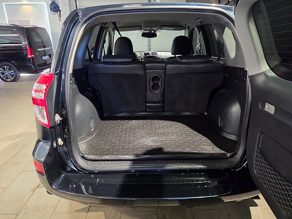 Toyota RAV4 11 of 11