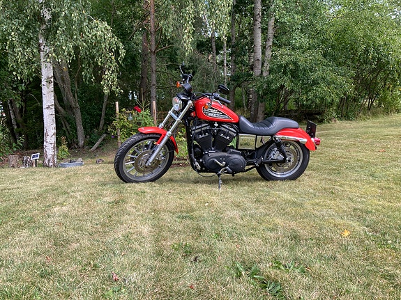 Harley-Davidson Sportster 883 2 of 8