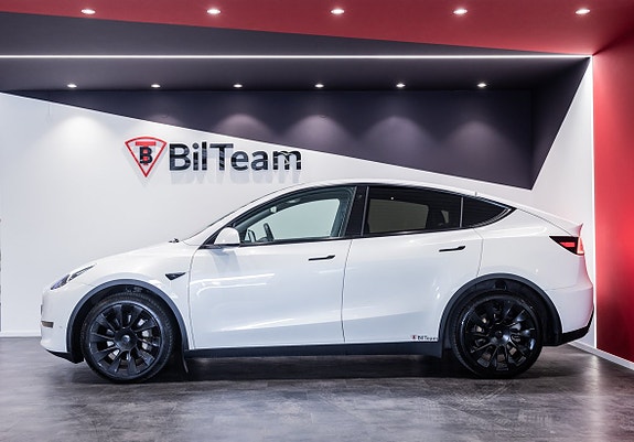 Tesla Model Y 5 of 20