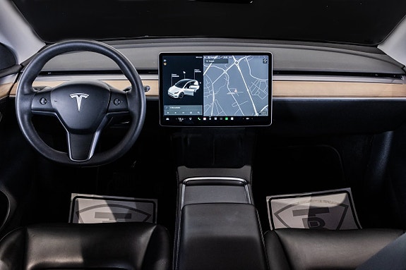 Tesla Model Y 15 of 20