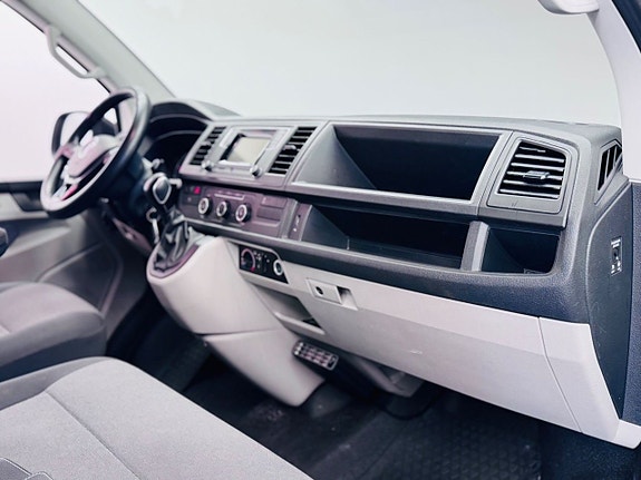 Volkswagen Transporter 11 of 16