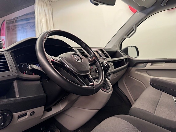 Volkswagen Transporter 12 of 16