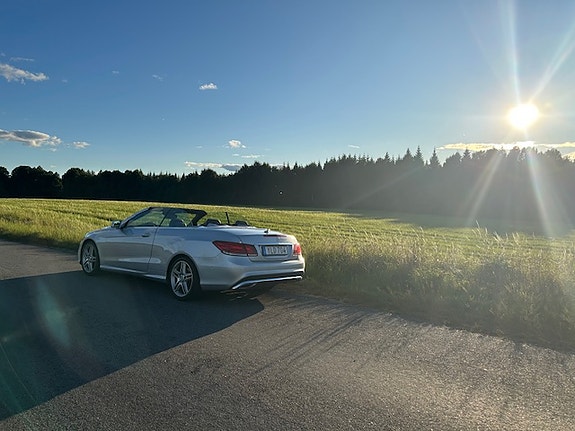Mercedes-Benz E220 4 of 5