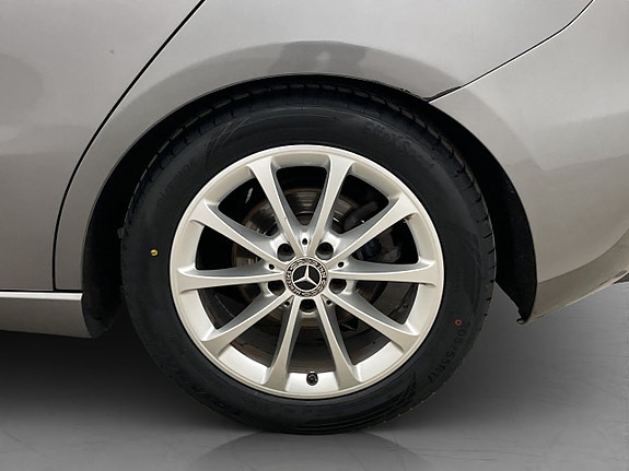 Mercedes-Benz A200 25 of 27