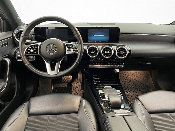 Mercedes-Benz A200 17 of 27