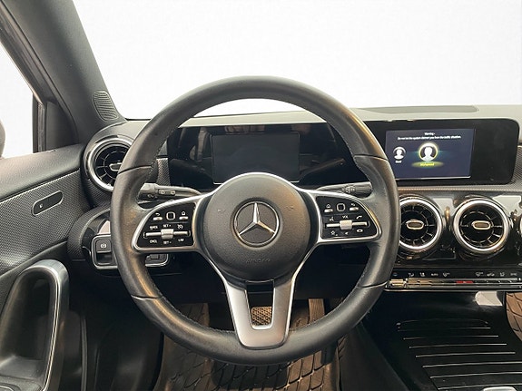 Mercedes-Benz A200 10 of 27