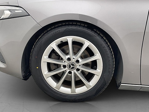 Mercedes-Benz A200 24 of 27