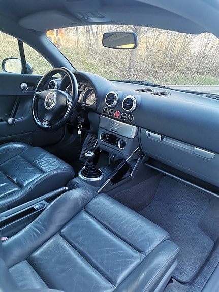 Audi TT 4 of 5