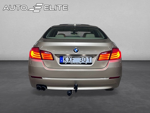 BMW 528i 4 of 5