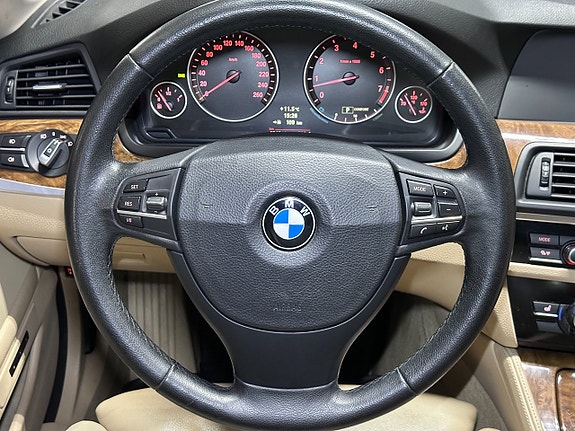 BMW 528i 16 of 23