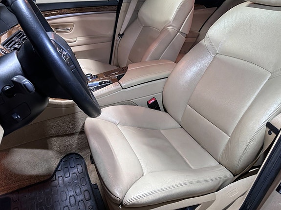 BMW 528i 11 of 23