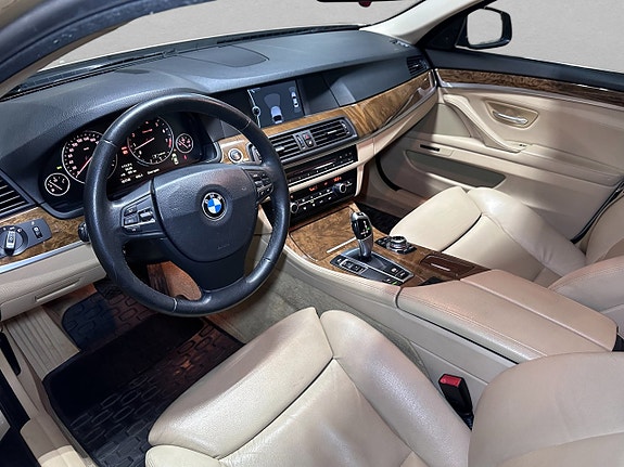 BMW 528i 12 of 23