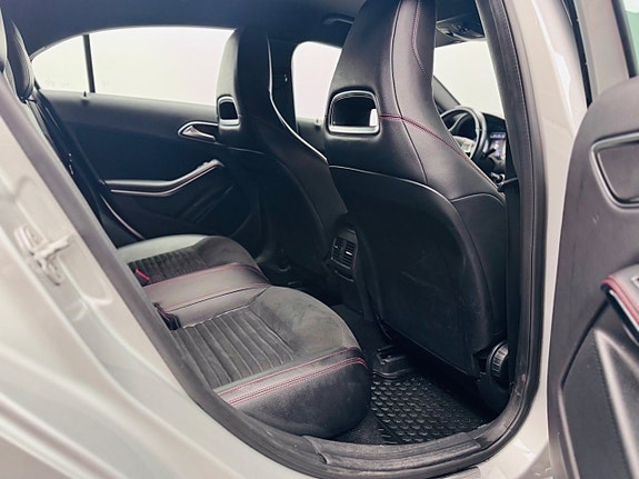 Mercedes-Benz A180 11 of 13