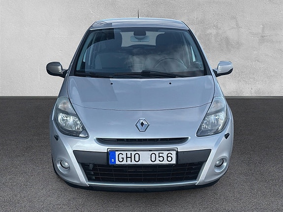 Renault Clio 6 of 10