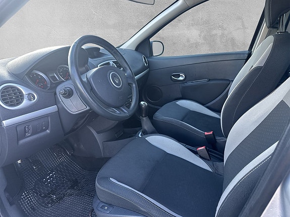 Renault Clio 8 of 10