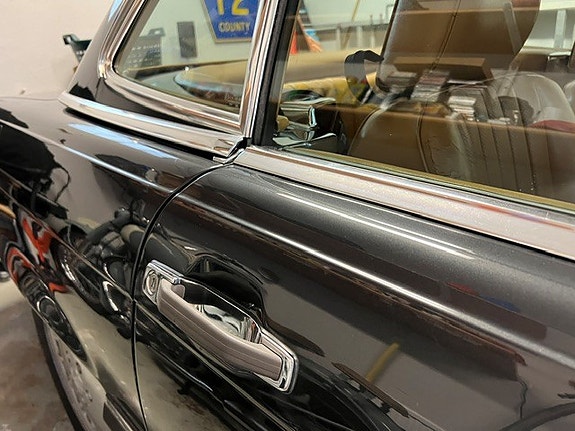 Mercedes-Benz 560 SL 6 of 6