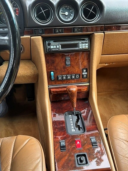 Mercedes-Benz 560 SL 13 of 13