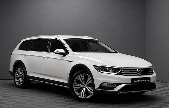 Volkswagen Passat Alltrack 2 of 5