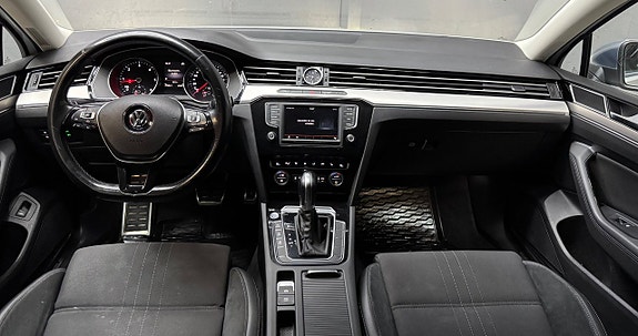 Volkswagen Passat Alltrack 8 of 14