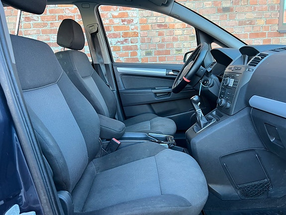 Opel Zafira 13 of 18