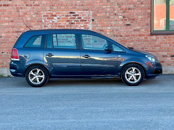 Opel Zafira 8 of 18