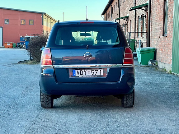 Opel Zafira 6 of 18