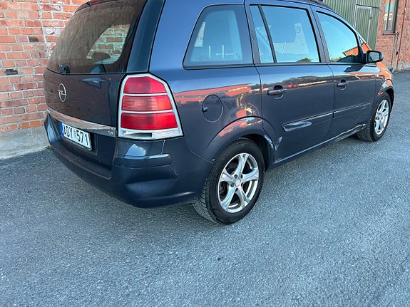 Opel Zafira 11 of 18