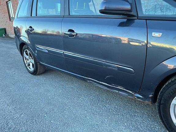 Opel Zafira 12 of 18