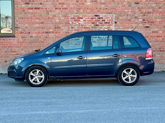 Opel Zafira 4 of 5