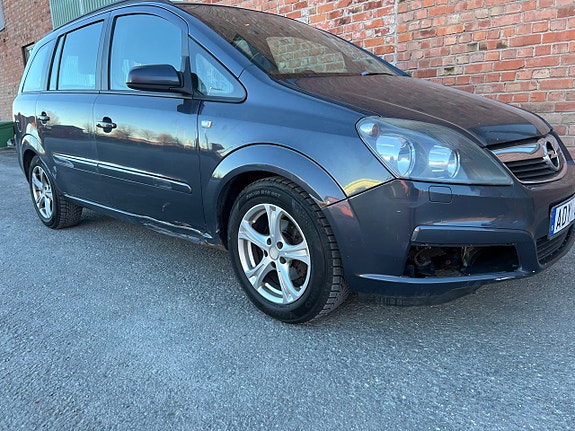 Opel Zafira 10 of 18