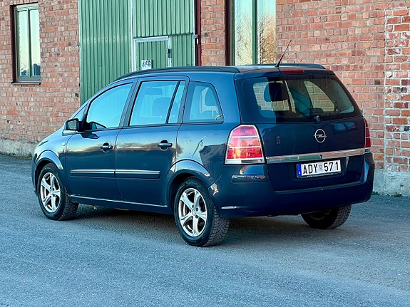 Opel Zafira 5 of 5