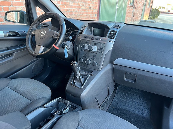 Opel Zafira 14 of 18